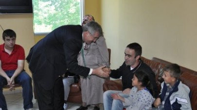 Cem Kara’dan Engelliler Haftası Ziyareti