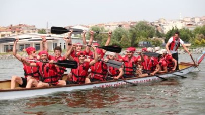 Küçükçekmeceliler 19 Mayıs’ı UNİÇEK’le kutladı