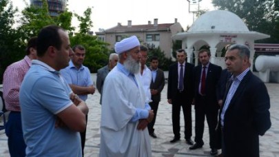 Mahalleliler Uzun ile dertleşiyor