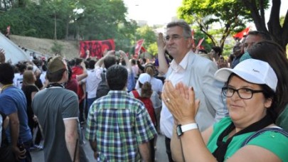 Cem Kara Gezi Parkı’na Destek Verdi