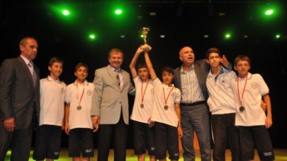 Çocuklar, madalyalarına kavuştu