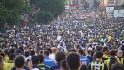 Taraftarlardan Taksim çıkarması!