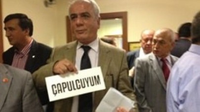 İBB Meclisi’nde ilginç protesto: “Çapulcuyum”