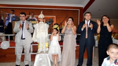 Özütemiz ailesi’nin mutlu günü