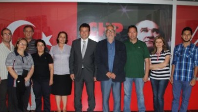 Rutkay Aziz, CHP Beylikdüzü’nü ziyaret etti