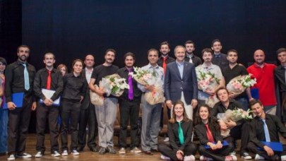 Gösteri Sanatları Akademisi İlk Mezunlarını Verdi