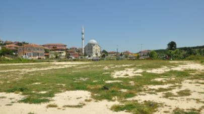 Danamandıra Ve Fener’e Futbol Sahası Geldi