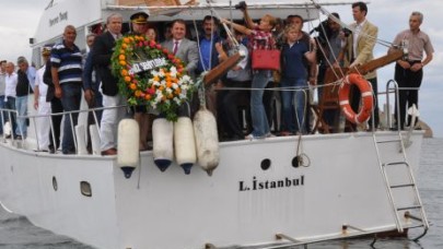 Protokol, Deniz Şehitleri İçin Aynı Gemide Buluştu