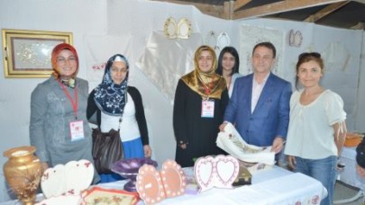 SERGİ ALANLARI FESTİVALE RENK KATTI