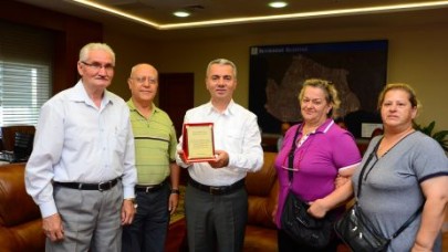 Yılmaz Konutları’ndan Uzun’a teşekkür plaketi