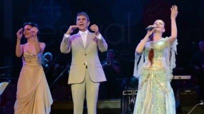 Büyükçekmece'de Candan Erçetin sahne aldı