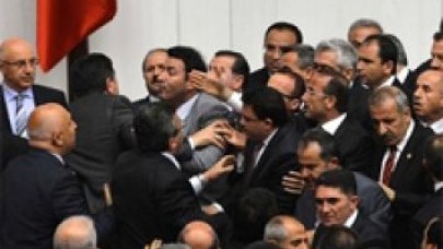AKP'li vekiller CHP kulisini bastı