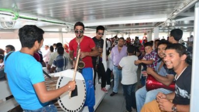 Romanlar Boğazda Göbek Attı