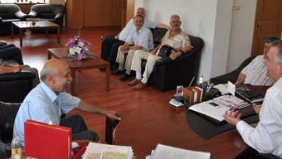 Meslektaşlarından Kara'ya ziyaret