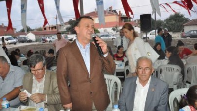 BELEDİYE İLK İFTAR SOFRASINI SAYALAR’DA KURDU