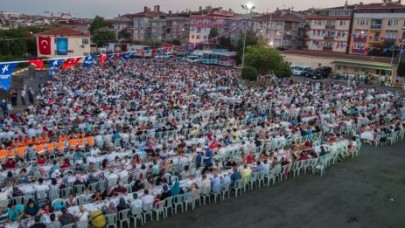 Binler, sokak iftarlarında biraraya geliyor