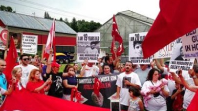 Fethullah Gülen'e protesto