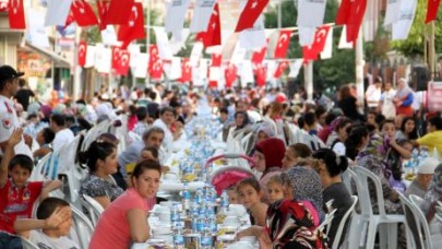 Esenyurtlu binler bir sofra’da…