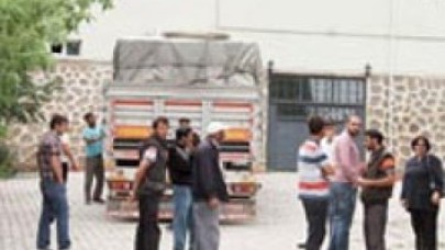 AKP 'gıda yardımına' başladı