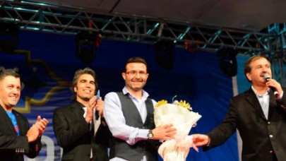 BEYLİKDÜZÜ, ŞİİR VE SIRA GECESİYLE MEST OLDU