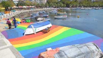 Silivri’nin sahili gökkuşağına dönüştü