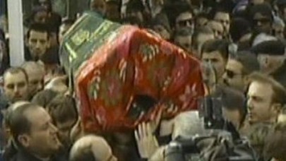 Defne son yolculuğuna uğurlandı