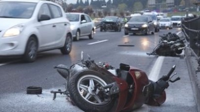 Otomobil Motosiklete Çarptı: 5 Yaralı