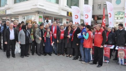 Cem Kara halkla kucaklaştı