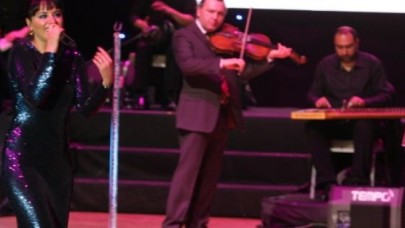 ARENAMEGA'DA ZARA ESNİNTİSİ