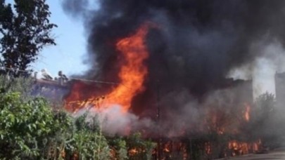 Küçükçekmece'de Baraka Yangını: 1 Ölü