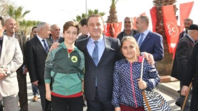 Işıklar ekibiyle sahili dolaştı