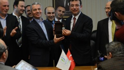 Ekrem İmamoğlu görevi devraldı