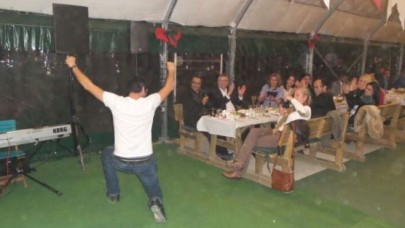 CEM KARA PERSONELİYLE BULUŞTU