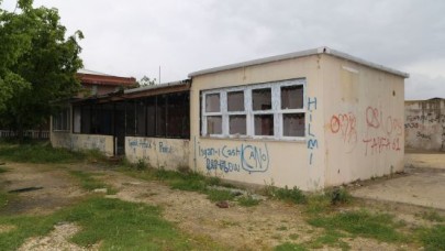 Tinerci mekanını yıktı