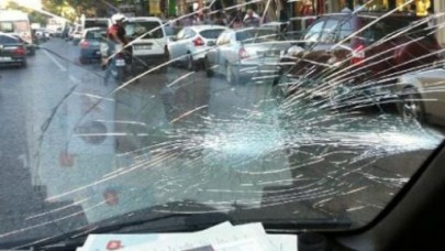 İhsanoğlu'nun seçim aracına şok saldırı!