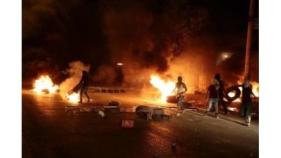 Silopi'de yol kesip okul yaktılar