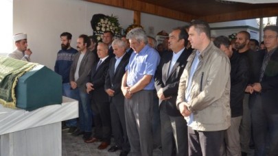 Akgün Bülent Ünder’in acısını paylaştı