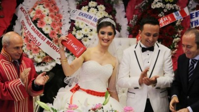 Nikahta 'çok çalışma' sözü aldı