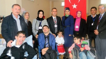 Engelliler yararına kermes açıldı