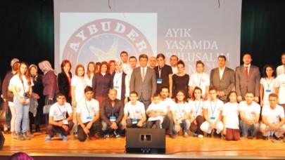 AYBUDER Ayakta Alkışlandı
