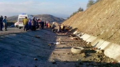 Midibüs şarampole yuvarlandı: 13 ölü