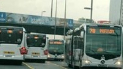 Metrobüs yolunda korkunç ölüm