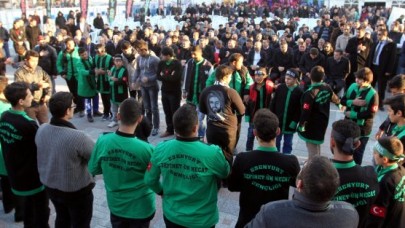 ‘Hüseyin, yarana gurban’