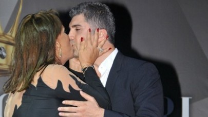 Özcan Deniz'i Şoke Eden Öpücük!