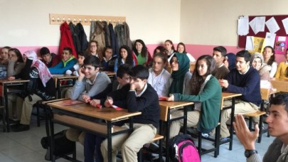 13 OKULDA BAĞIMLILIĞA KARŞI SEMİNER