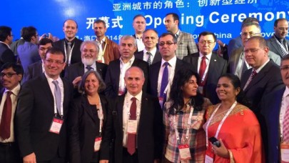 Akgün, Asya Belediye Başkanları Formu'na katıldı