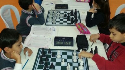 ZEKALARINI SATRANÇTA KONUŞTURDULAR