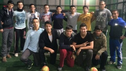 GENÇ HENTBOLCULAR DESTEK BEKLİYOR