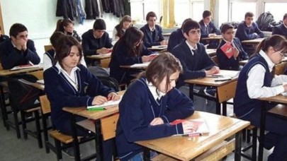 Osmanlıca zorunlu ders oluyor