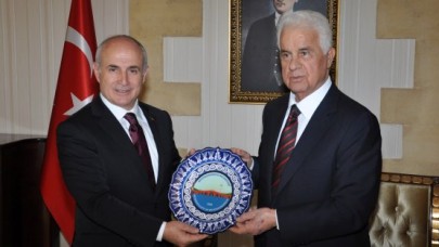 Başkan Akgün, KKTC Cumhurbaşkanı Eroğlu ile görüştü